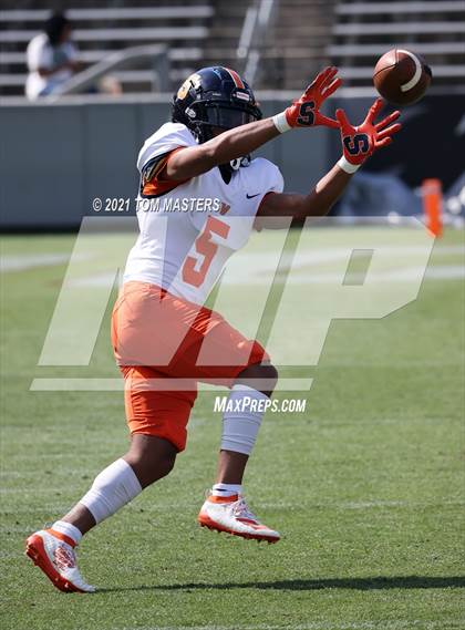 Thumbnail 1 in Zebulon B. Vance vs. Rolesville (NCHSAA 4AA Final) photogallery.