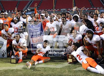 Thumbnail 1 in Zebulon B. Vance vs. Rolesville (NCHSAA 4AA Final) photogallery.