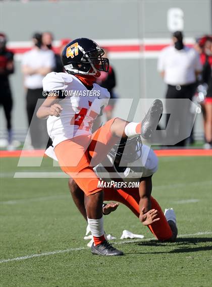 Thumbnail 1 in Zebulon B. Vance vs. Rolesville (NCHSAA 4AA Final) photogallery.