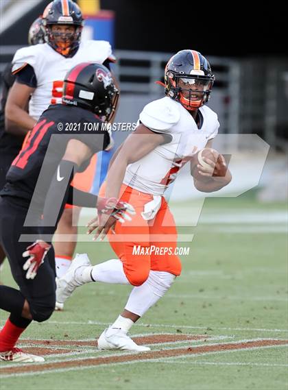 Thumbnail 1 in Zebulon B. Vance vs. Rolesville (NCHSAA 4AA Final) photogallery.