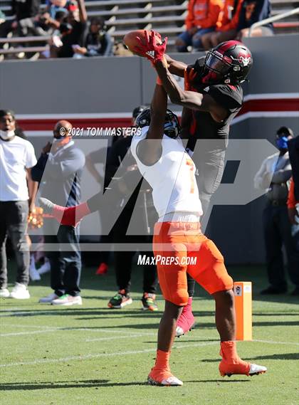 Thumbnail 1 in Zebulon B. Vance vs. Rolesville (NCHSAA 4AA Final) photogallery.