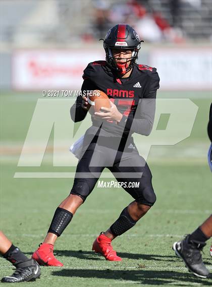 Thumbnail 2 in Zebulon B. Vance vs. Rolesville (NCHSAA 4AA Final) photogallery.