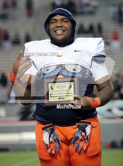 Thumbnail 2 in Zebulon B. Vance vs. Rolesville (NCHSAA 4AA Final) photogallery.