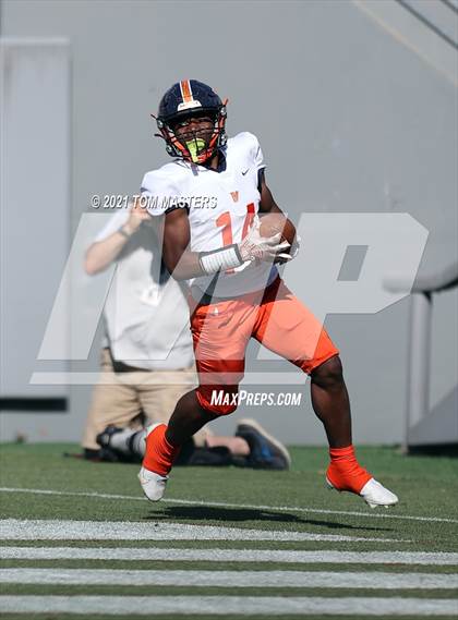 Thumbnail 3 in Zebulon B. Vance vs. Rolesville (NCHSAA 4AA Final) photogallery.