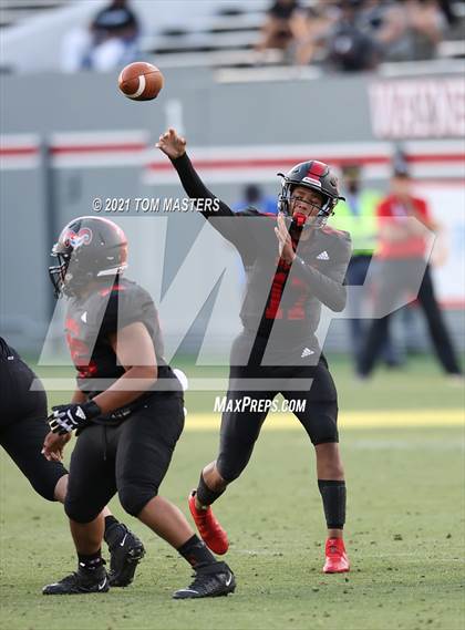 Thumbnail 2 in Zebulon B. Vance vs. Rolesville (NCHSAA 4AA Final) photogallery.