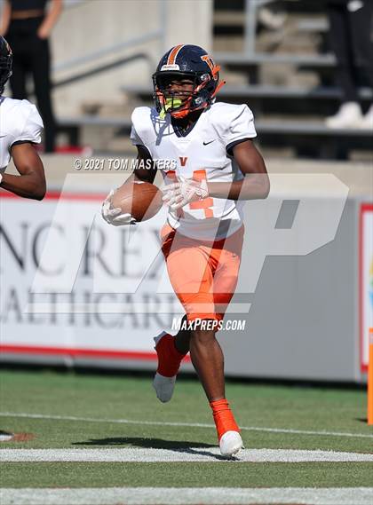 Thumbnail 2 in Zebulon B. Vance vs. Rolesville (NCHSAA 4AA Final) photogallery.