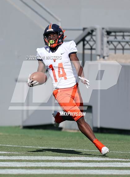 Thumbnail 2 in Zebulon B. Vance vs. Rolesville (NCHSAA 4AA Final) photogallery.