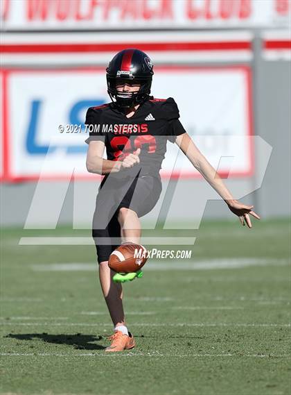 Thumbnail 3 in Zebulon B. Vance vs. Rolesville (NCHSAA 4AA Final) photogallery.