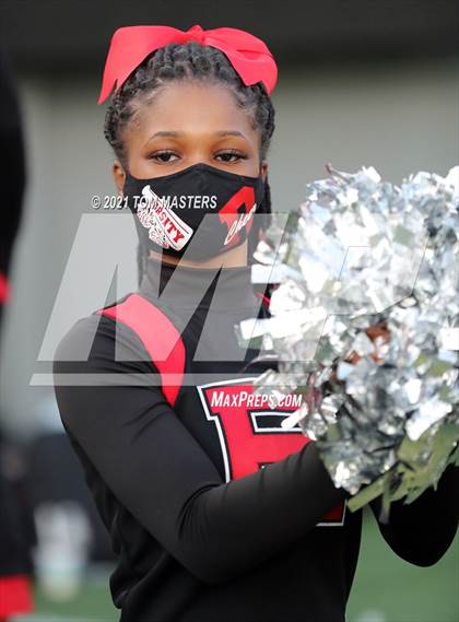 Thumbnail 3 in Zebulon B. Vance vs. Rolesville (NCHSAA 4AA Final) photogallery.