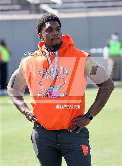 Thumbnail 3 in Zebulon B. Vance vs. Rolesville (NCHSAA 4AA Final) photogallery.