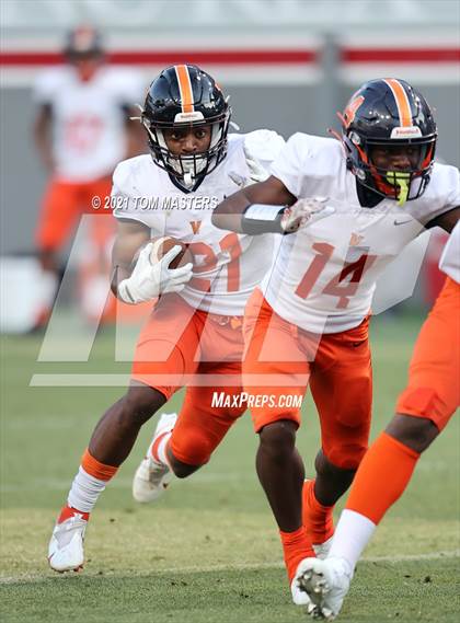 Thumbnail 1 in Zebulon B. Vance vs. Rolesville (NCHSAA 4AA Final) photogallery.