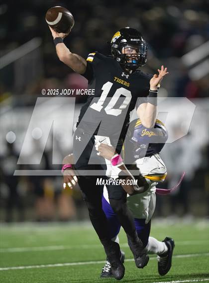 Thumbnail 1 in DeSoto Central @ Hernando photogallery.