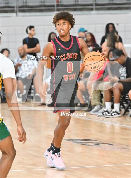 Thumbnail 3 in San Tan Charter vs. Clovis West (Section 7) photogallery.