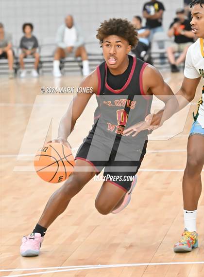 Thumbnail 2 in San Tan Charter vs. Clovis West (Section 7) photogallery.
