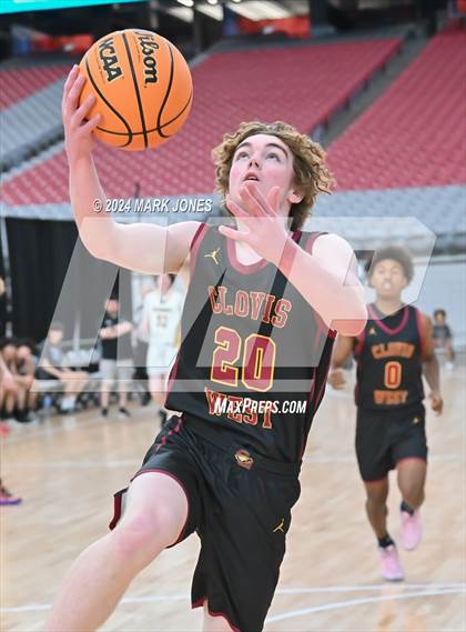 Thumbnail 1 in San Tan Charter vs. Clovis West (Section 7) photogallery.
