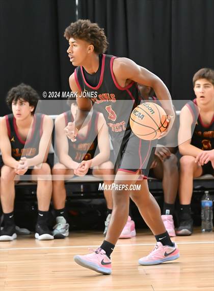 Thumbnail 2 in San Tan Charter vs. Clovis West (Section 7) photogallery.