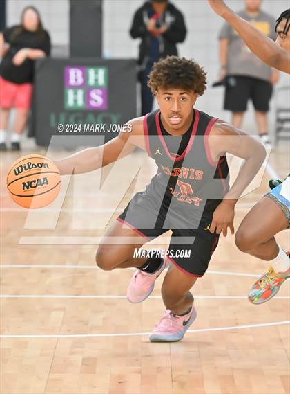 Thumbnail 1 in San Tan Charter vs. Clovis West (Section 7) photogallery.