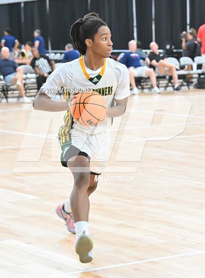 Thumbnail 1 in San Tan Charter vs. Clovis West (Section 7) photogallery.