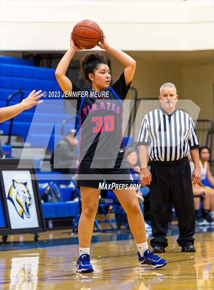 Thumbnail 2 in San Leandro vs. Santa Clara photogallery.