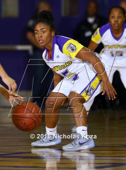 Thumbnail 1 in Warren vs. Lynwood photogallery.