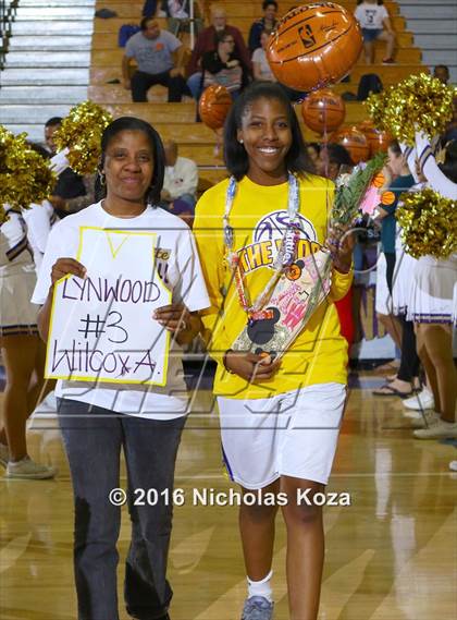 Thumbnail 3 in Warren vs. Lynwood photogallery.