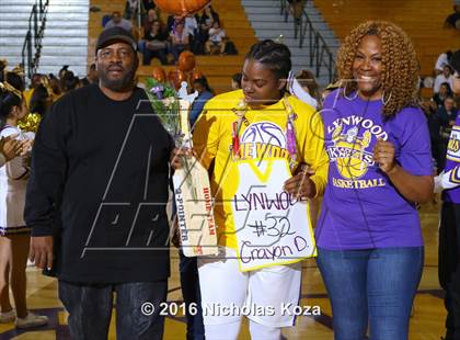 Thumbnail 3 in Warren vs. Lynwood photogallery.