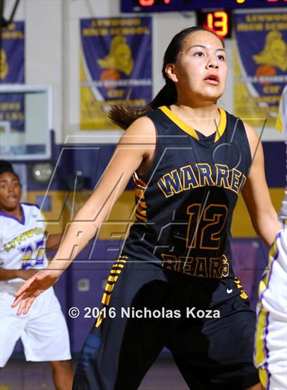 Thumbnail 2 in Warren vs. Lynwood photogallery.