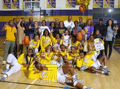 Thumbnail 2 in Warren vs. Lynwood photogallery.