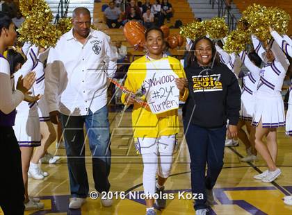 Thumbnail 2 in Warren vs. Lynwood photogallery.