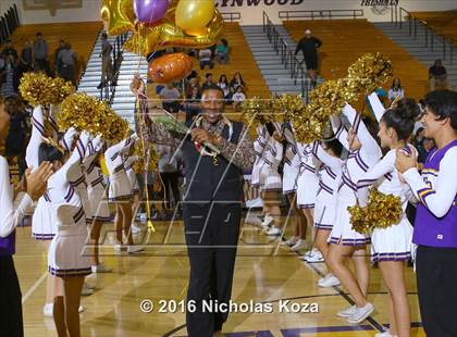 Thumbnail 1 in Warren vs. Lynwood photogallery.