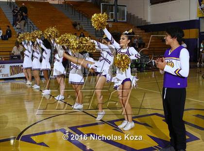 Thumbnail 2 in Warren vs. Lynwood photogallery.