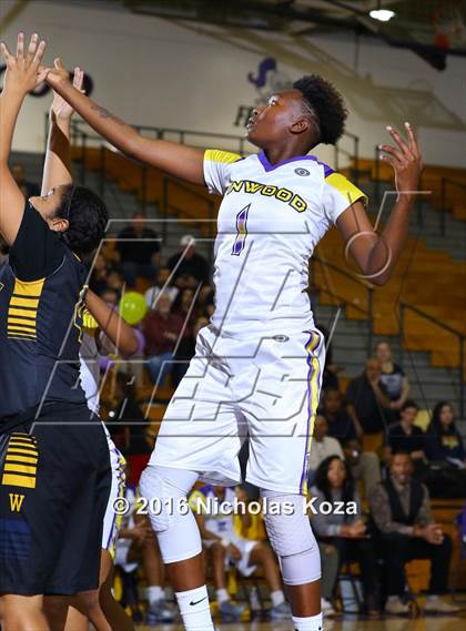 Thumbnail 3 in Warren vs. Lynwood photogallery.
