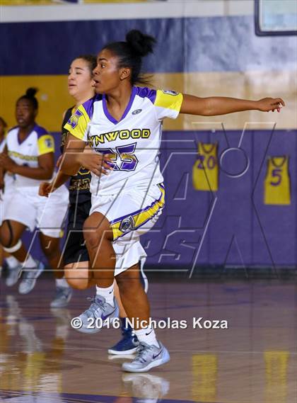Thumbnail 1 in Warren vs. Lynwood photogallery.