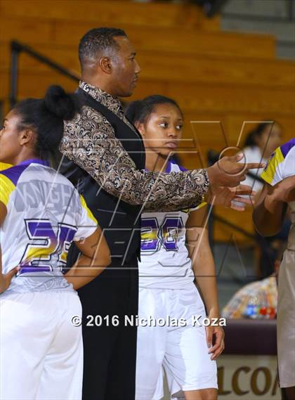 Thumbnail 2 in Warren vs. Lynwood photogallery.
