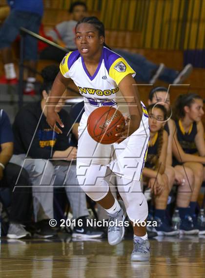 Thumbnail 1 in Warren vs. Lynwood photogallery.