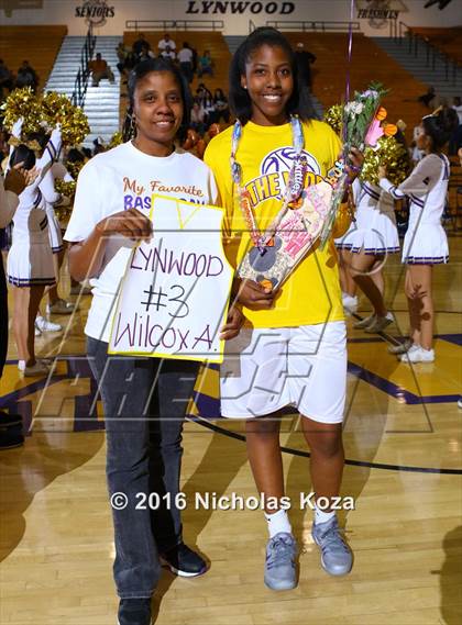 Thumbnail 3 in Warren vs. Lynwood photogallery.