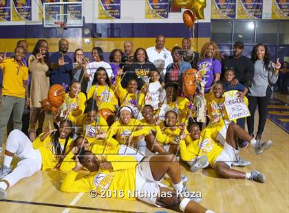 Thumbnail 1 in Warren vs. Lynwood photogallery.