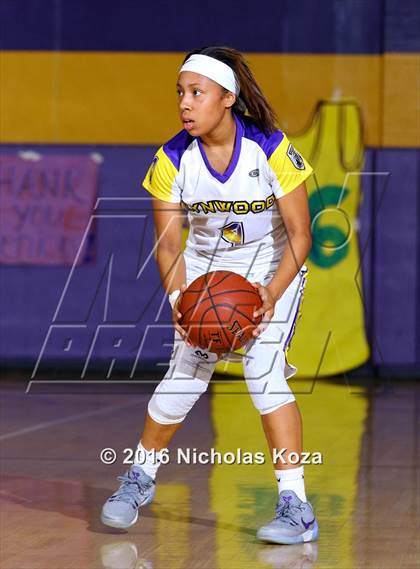 Thumbnail 3 in Warren vs. Lynwood photogallery.