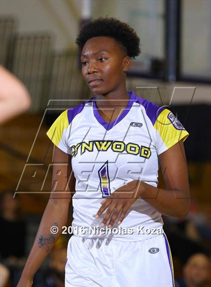 Thumbnail 3 in Warren vs. Lynwood photogallery.