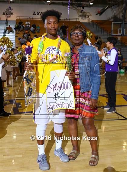Thumbnail 3 in Warren vs. Lynwood photogallery.