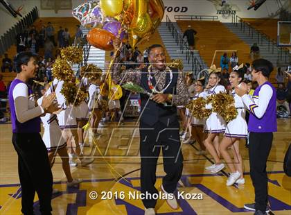Thumbnail 2 in Warren vs. Lynwood photogallery.