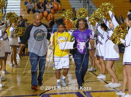 Thumbnail 1 in Warren vs. Lynwood photogallery.