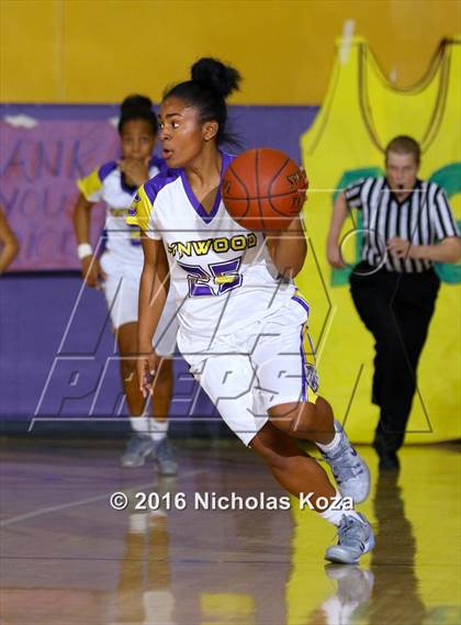 Thumbnail 3 in Warren vs. Lynwood photogallery.