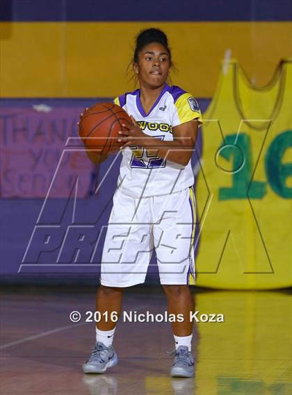 Thumbnail 1 in Warren vs. Lynwood photogallery.