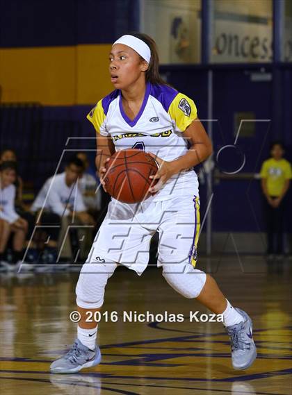 Thumbnail 3 in Warren vs. Lynwood photogallery.