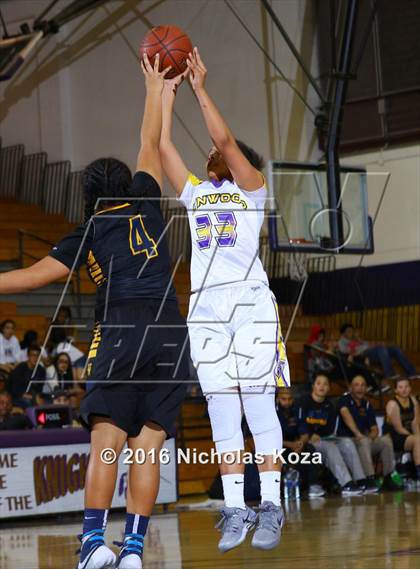 Thumbnail 1 in Warren vs. Lynwood photogallery.