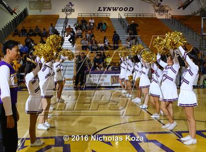 Thumbnail 3 in Warren vs. Lynwood photogallery.
