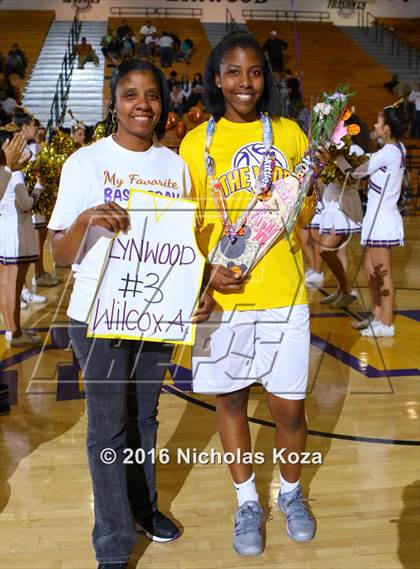 Thumbnail 2 in Warren vs. Lynwood photogallery.