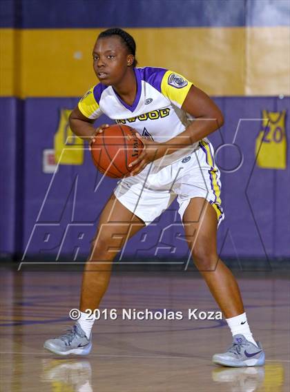 Thumbnail 3 in Warren vs. Lynwood photogallery.