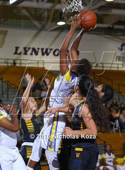 Thumbnail 1 in Warren vs. Lynwood photogallery.